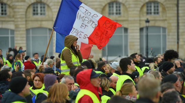 فرنسا بين إحتجاجات “السترات الصفراء” وحمَّى الحرب الأهلية