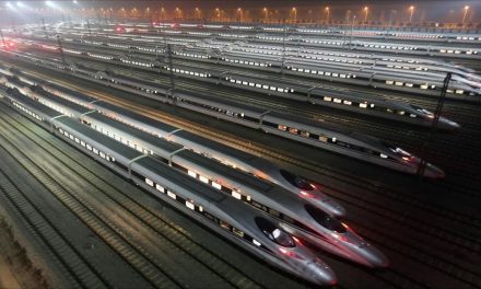 صناعة القطارات السريعة: تنمية للإقتصاد أم أداة للنفوذ؟