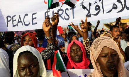 تحديات التحول الديمقراطي في السودان