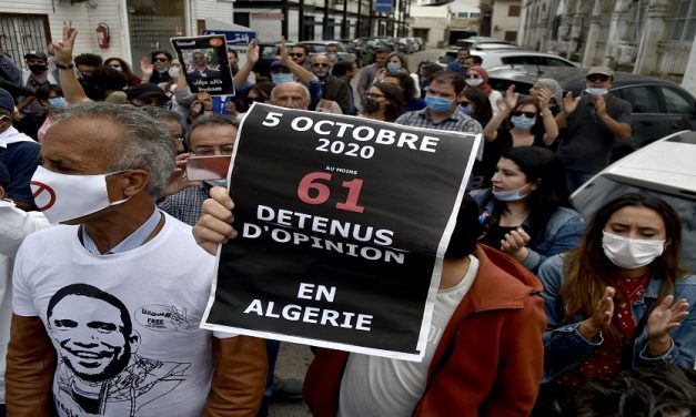 قمع للحراك والصحفيين.. بماذا سيأتي مشروع الدستور؟