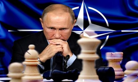 “الشطرنج” الروسي في مواجهة “البوكر” الأمريكي