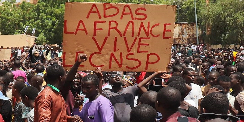 الاستعمار انتهى.. فرنسا تفقد النيجر قبل الانقلاب بوقت طويل