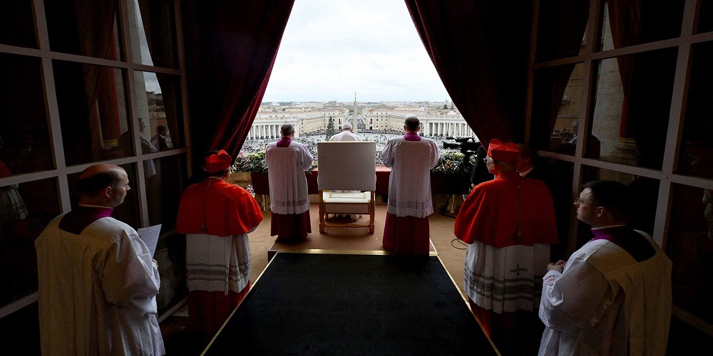 التصدعات والمقاومة في قلب الفاتيكان: كيف تشكل المعارضة تحدياً للبابا فرانسيس؟